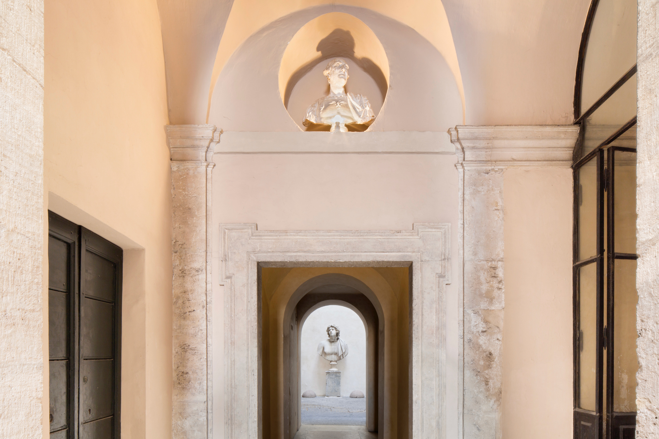 cortile-palazzo-massimo-lancellotti